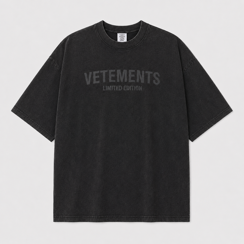Patterned Statement graphic T-shirt Black Colorful Lucky with Polished Detail