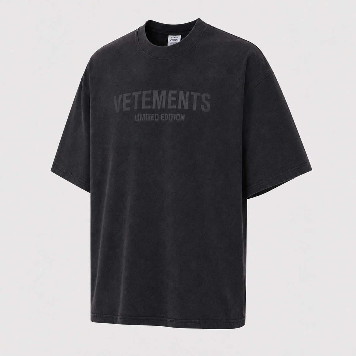 Patterned Statement graphic T-shirt Black Colorful Lucky with Polished Detail