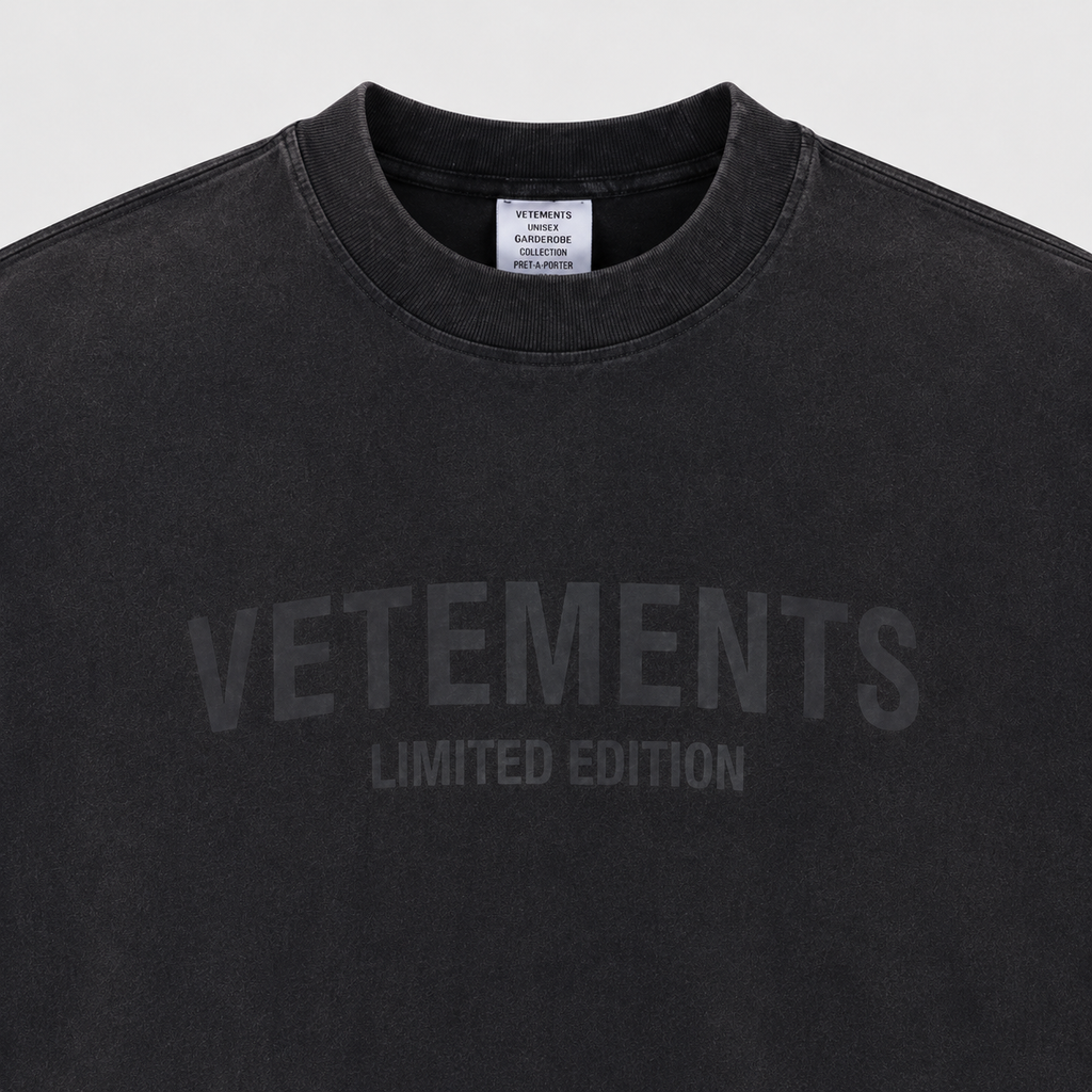 Patterned Statement graphic T-shirt Black Colorful Lucky with Polished Detail