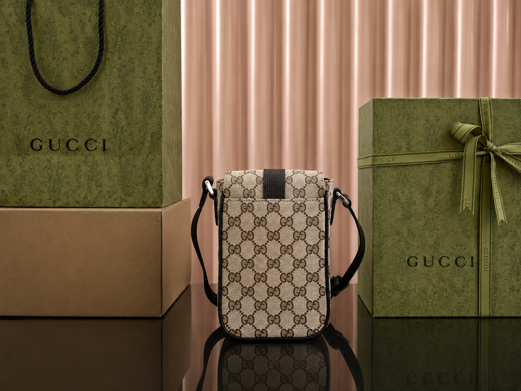 Gucci GG Supreme small crossbody bag Beige Canvas Web Stripe