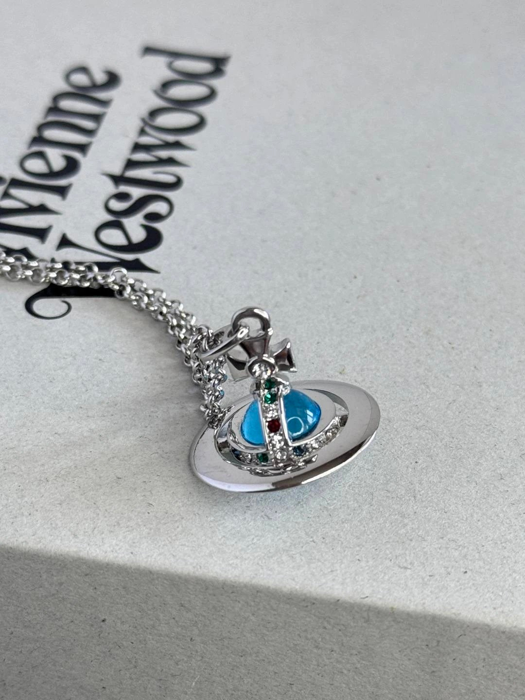 Vivienne Westwood Saturn series silver necklace