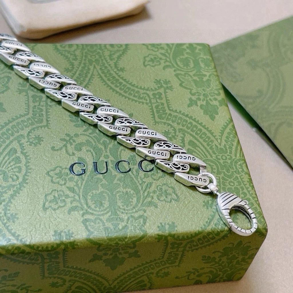 Gucci retro-style silver bracelet