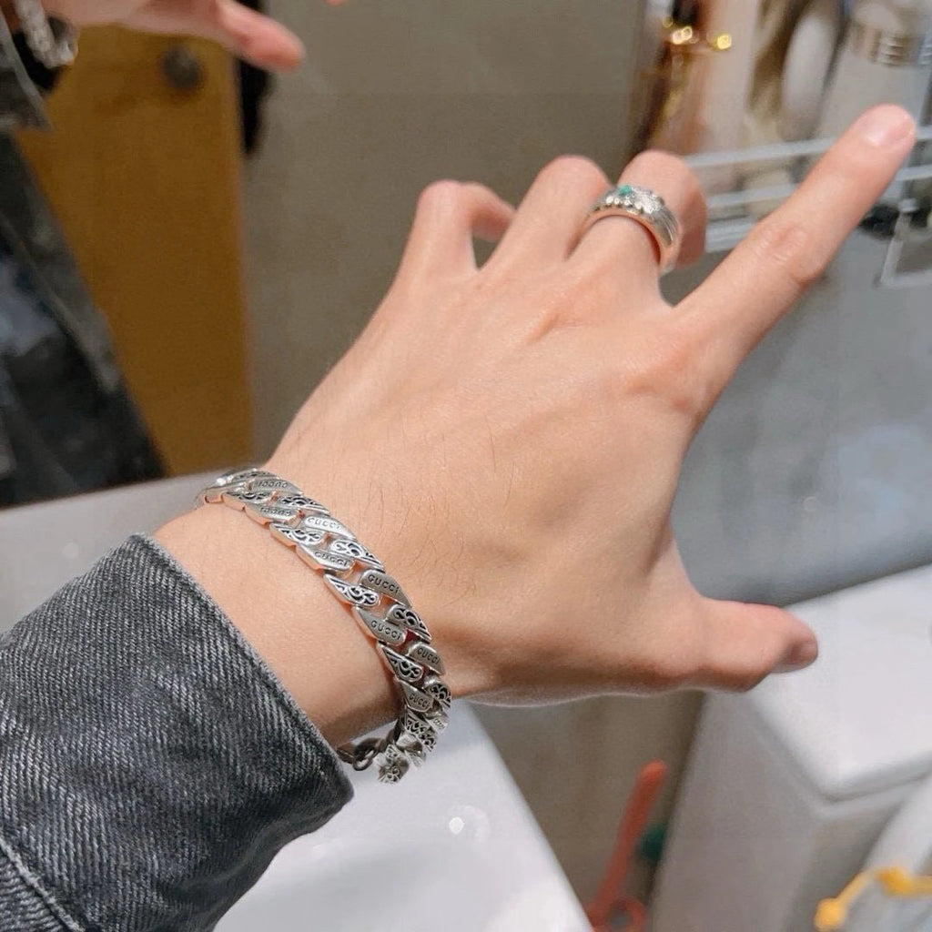 Gucci retro-style silver bracelet
