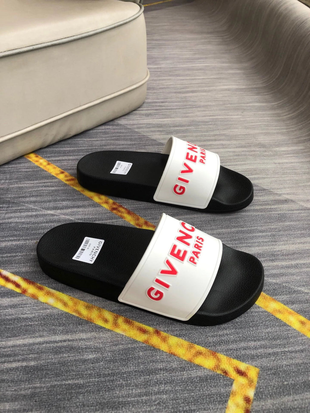 Givenchy Letter Print Trendy Black and White Slides