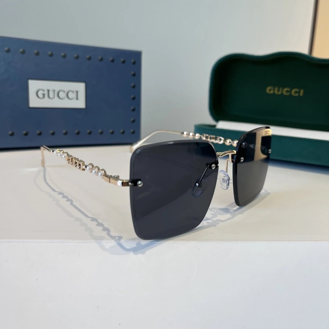 Gucci square - shaped fashionable sunglasses