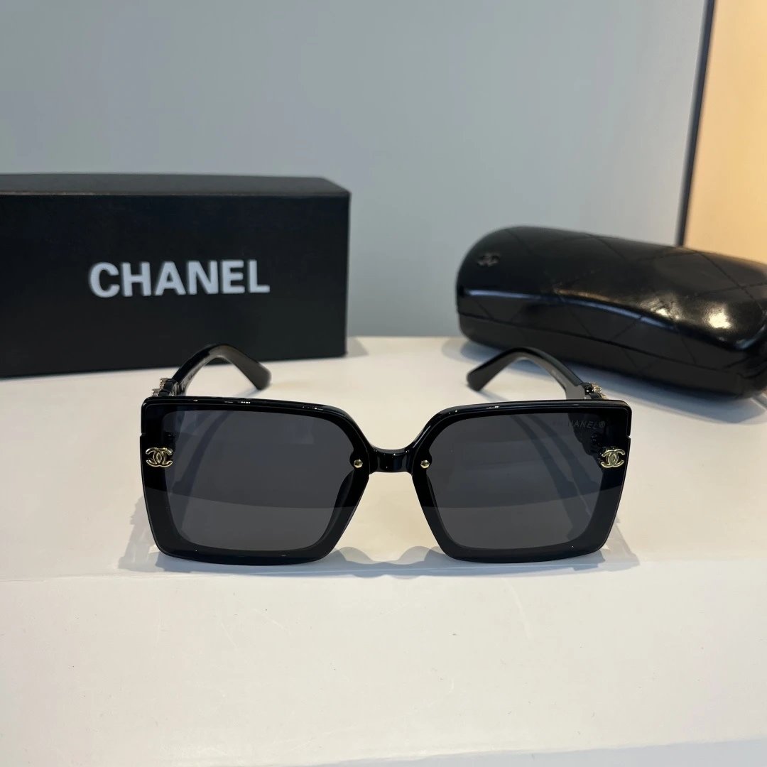 Chanel's classic and luxurious style sunglasses