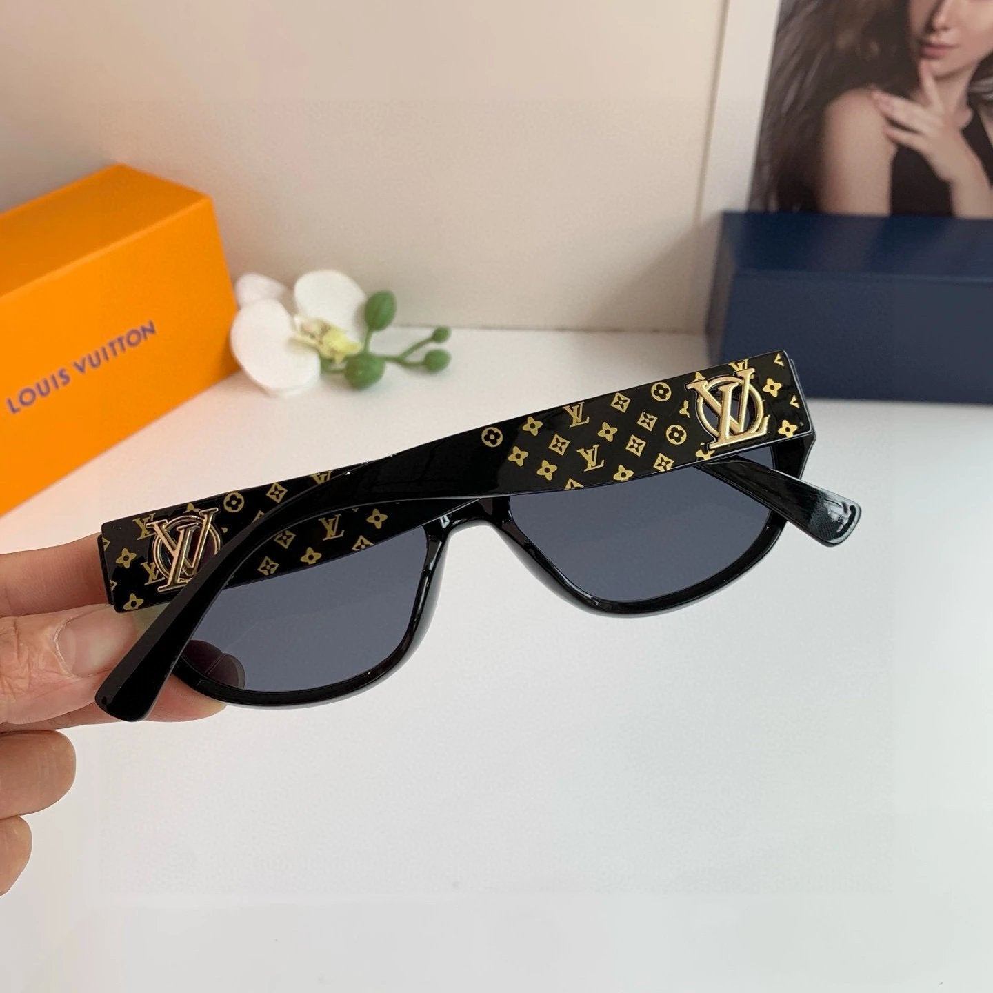 Louis Vuitton Classic Style Black Sunglasses