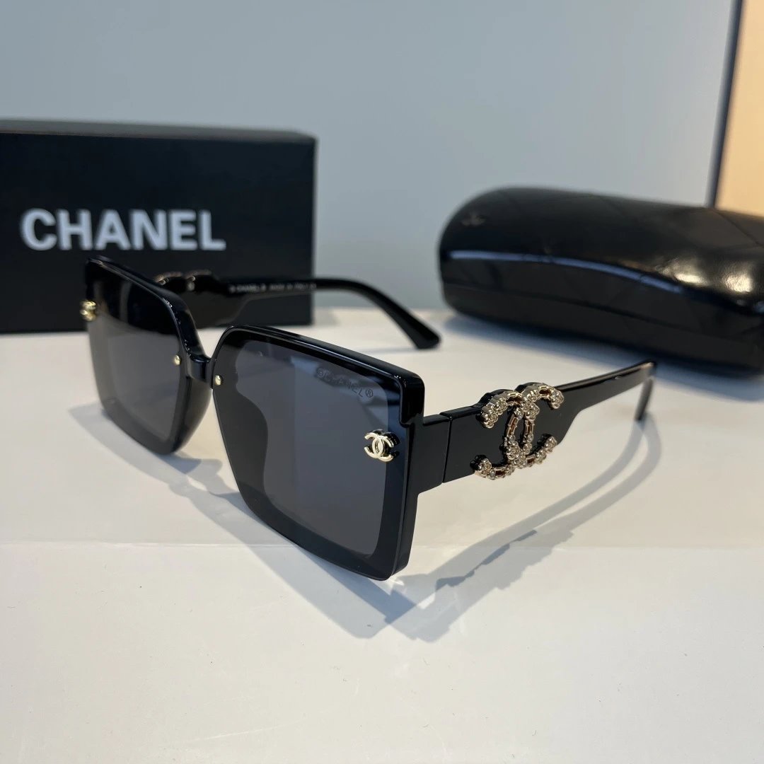 Chanel's classic and luxurious style sunglasses