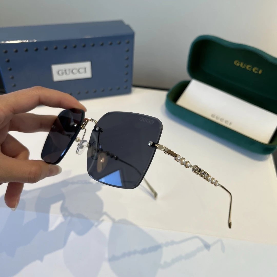 Gucci square - shaped fashionable sunglasses