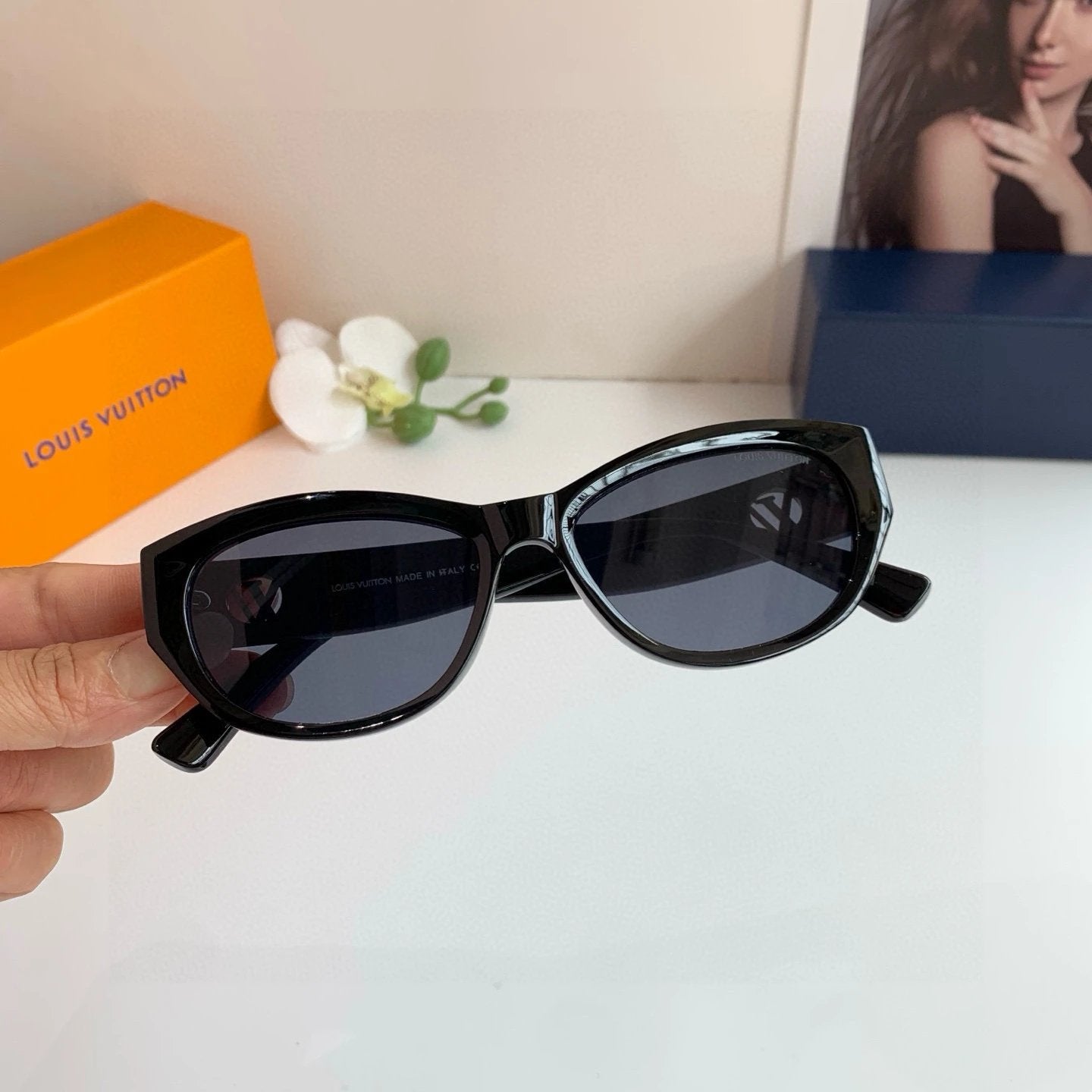 Louis Vuitton Classic Style Black Sunglasses