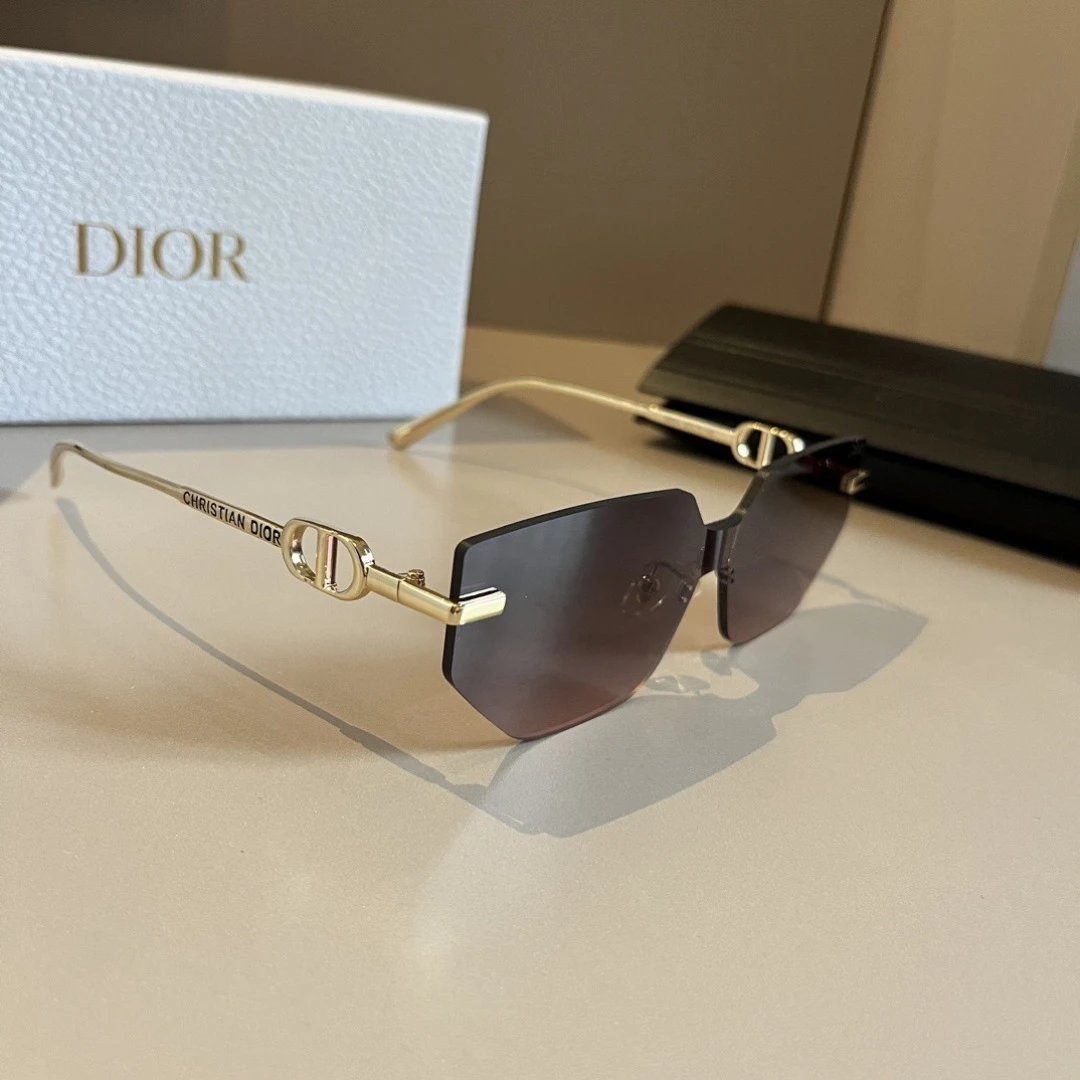 Dior metal - framed fashionable sunglasses