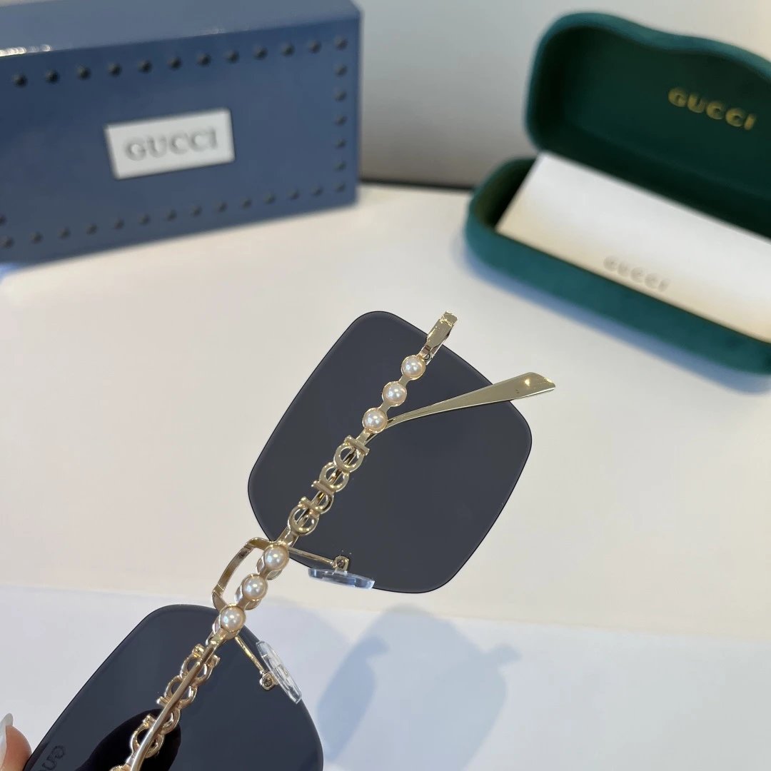 Gucci square - shaped fashionable sunglasses