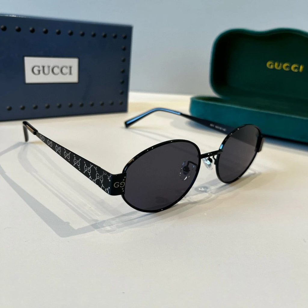 Gucci classic black sunglasses