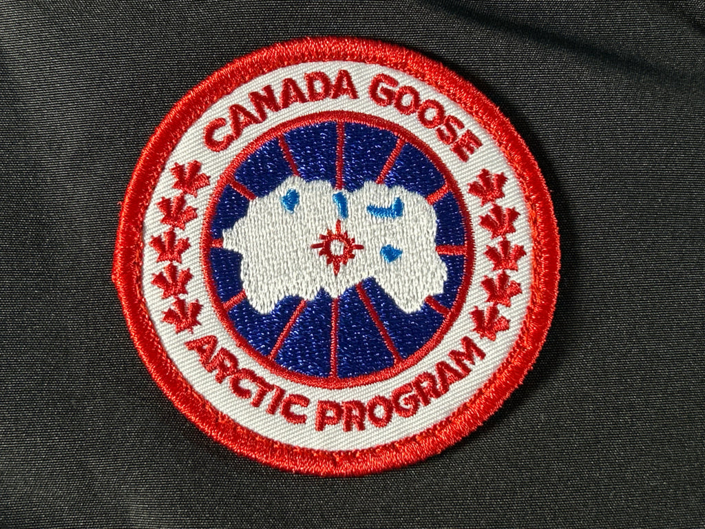 Canada Goose Streetwear Puffer vest Cream Button Vest with Logo Accent
